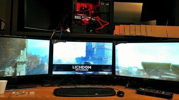AMD tests multi-monitor support on R9 295 X2