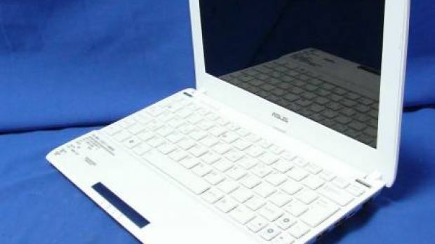 Asus Eee PC 1025C netbook