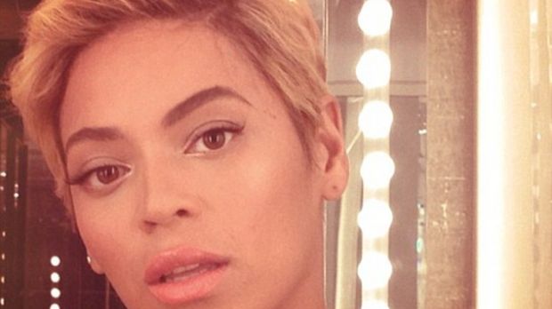 Beyonce leaks photos of her latest hairdo