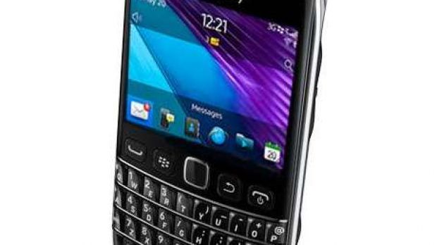BlackBerry Bold 9790 (front)