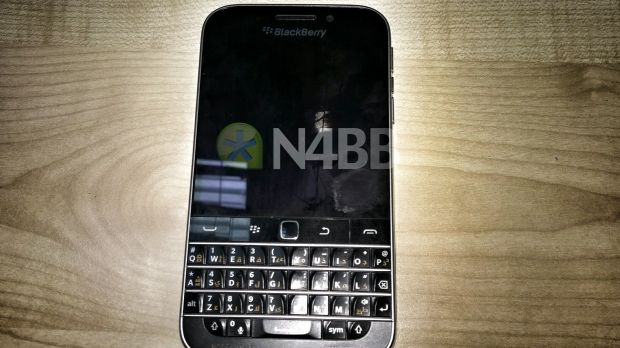 BlackBerry Classic (front)