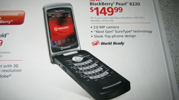 Promo image with Rogers' BlackBerry Pearl 8220
