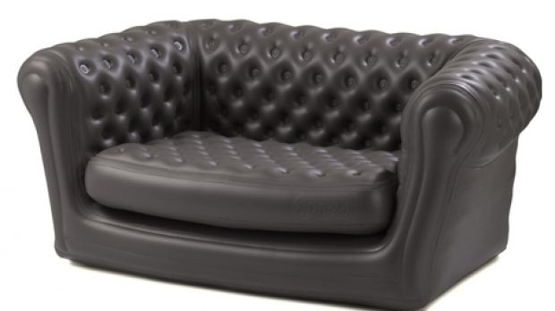 The Blofield Inflatable Chesterfield – two-seater, €479