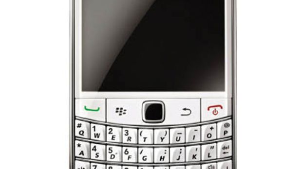 BlackBerry Bold 9780 headed for Virgin Mobile Canada in white