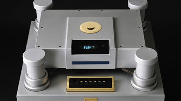 Almost 30 kg of brass and aluminum: the Goldmund Eidos Reference Blu-ray player