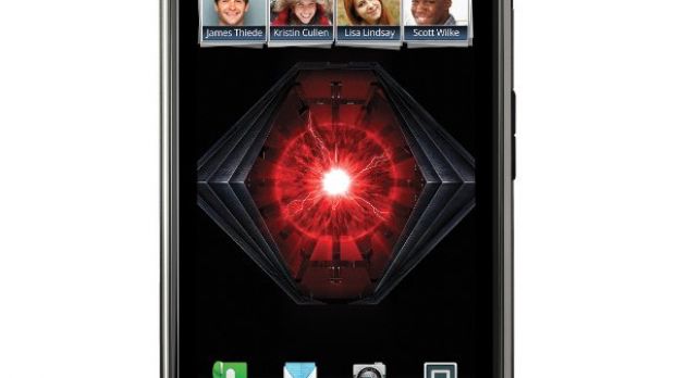 Motorola RAZR MAXX (front)
