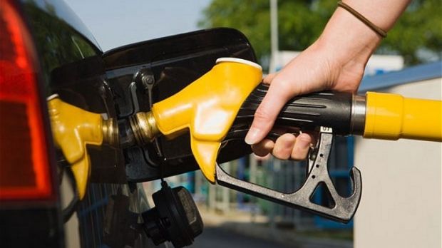 Report predicts folks in the US will spend less money on fuel in 2015