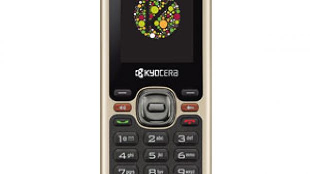 Kyocera Domino phone (front)