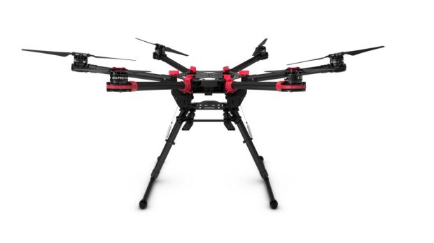 Spreading Wings S900 drone is compatible with mirrorless cameras