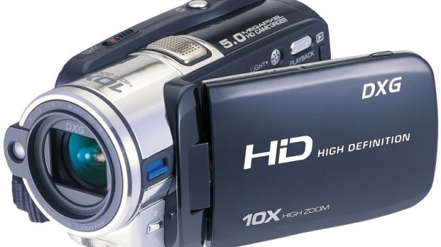 The $200 DXG  DXG-595V camcorder - angle view
