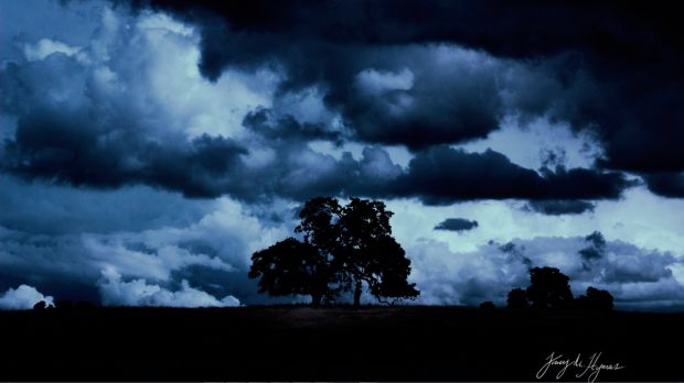 Dark Skies Theme for Windows 7
