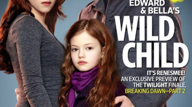 Bella and Edward protect their daughter Renesmee in new “Breaking Dawn Part 2” pic