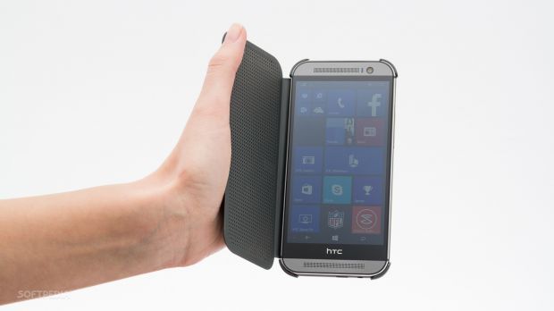 HTC One M8 for Windows & Dot View cover