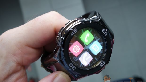 Halo smartwatch with OLED display on