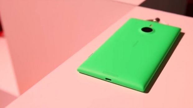 Green Lumia 1520 available in the US via AT&T