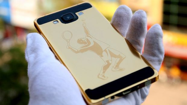 Samsung Galaxy A5 with gold plate