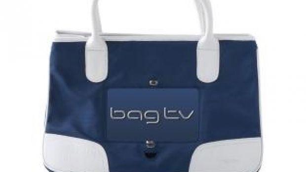 Bag TV handbag in navy and white
