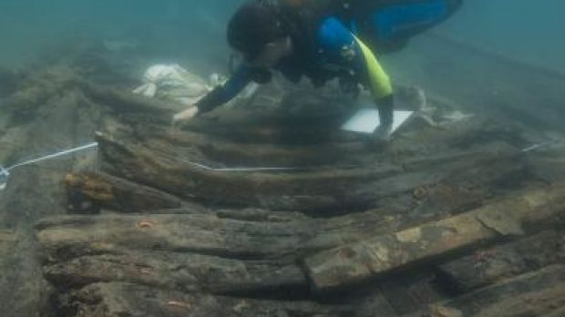 At first glance, the hull of a warship that sank off the coast of Acre seemed strong; but a unique experiment indicated that the thick timbers could not withstand the cannonballs