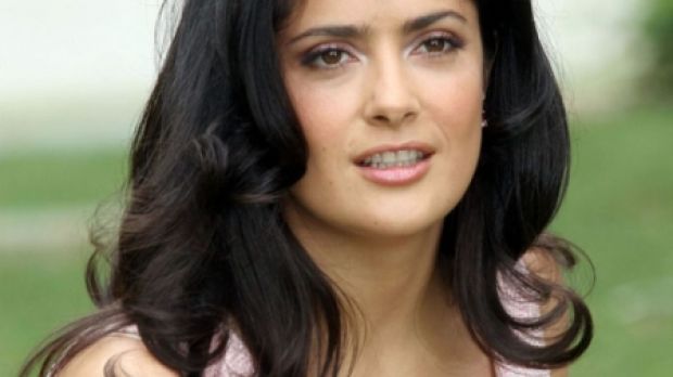 Salma Hayek knows soft curls do wonders for her square face