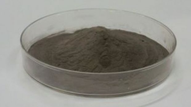 Platinum-based metallic glass powder