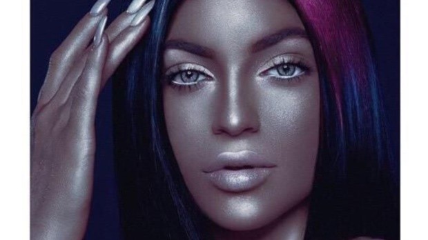 Kylie Jenner does blackface, comes under fire online