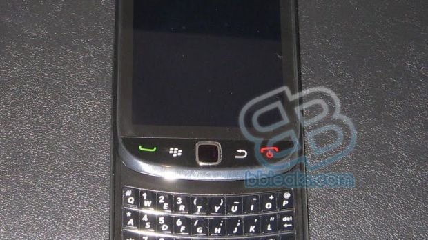 Leaked photos of the BlackBerry slider