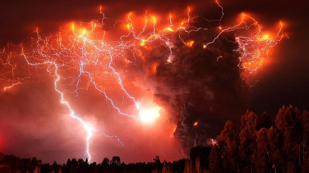 Lightning strikes can turn volcanic ash into glass, study finds