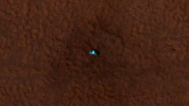Image of the Phoenix Mars Lander taken by the MRO from orbit