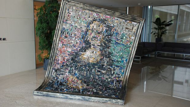Mona Lisa made out of motherboards