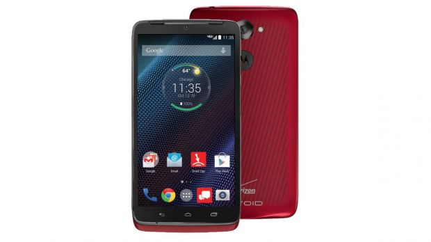 Motorola DROID Turbo in Red (front and back)