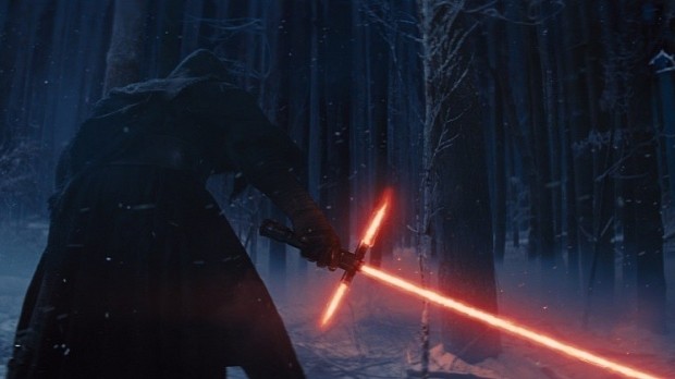 Countless fans are convinced that this is Benedict Cumberbatch’s back in “Star Wars: The Force Awakens” trailer