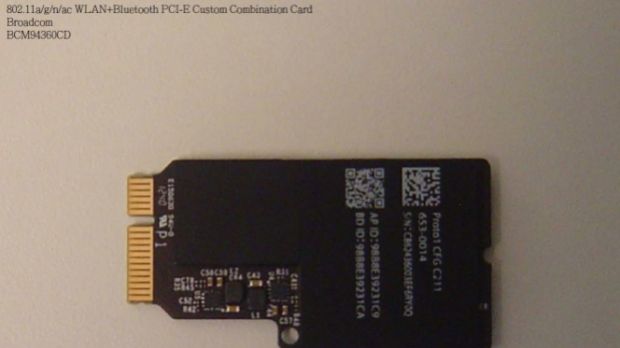 Broadcom BCM94360CD PCI-E mini custom combo WLAN+Bluetooth card (face up)