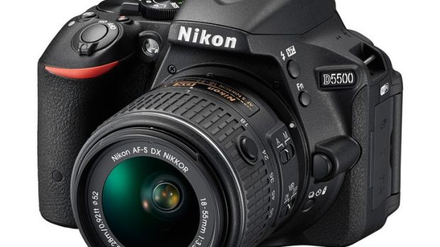 Nikon D5500 frontal view