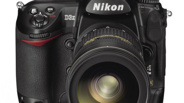 Nikon D3X - front view