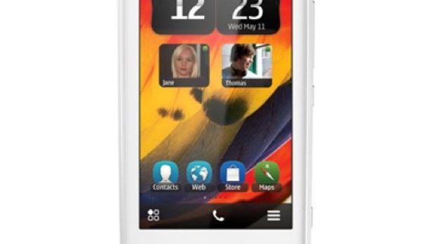 White Nokia 700 Zeta (front)