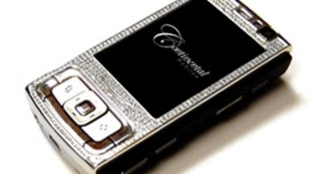 Nokia N95 dressed in diamonds