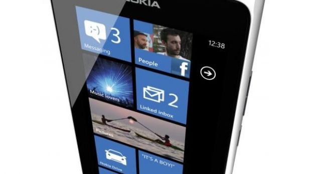 White Lumia 900