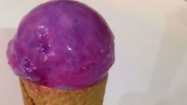 Former physicist creates ice cream that changes its color as it melts