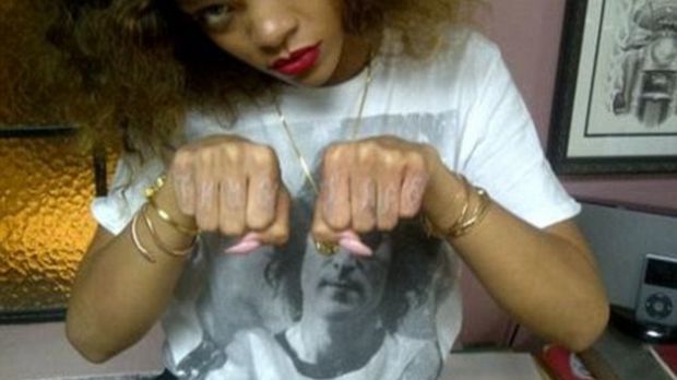 Rihanna got new ink: “Thug Life” on her knuckles and another piece to be revealed