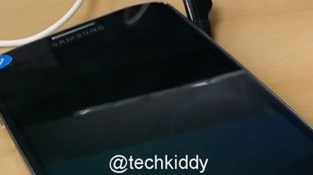 Alleged Galaxy Note III photo