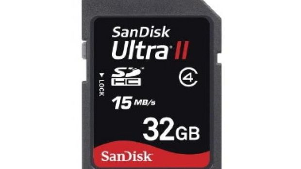 The 32 GB SanDisk Ultra II SDHC card