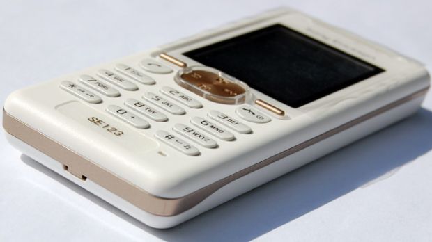 Sony Ericsson K330 in white