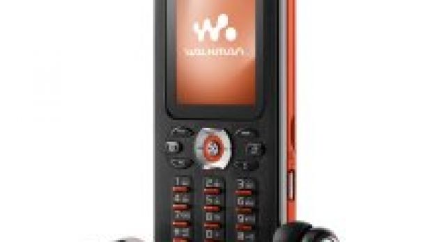 Sony Ericsson W880i Photos, Pictures, Product Shots 