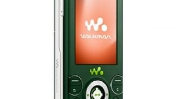 Sony Ericsson W580i in green