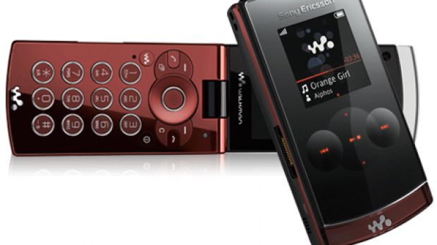 Sony Ericsson W980 in Violin Red