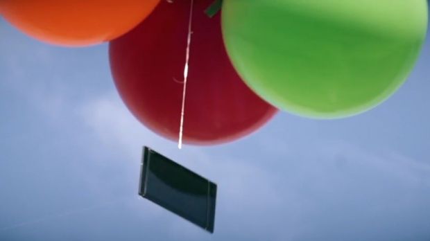 Sony Xperia Z4 Tablet floats around Barcelona