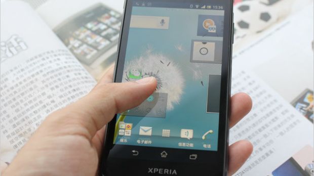 Sony Xperia GX LT29i Photos