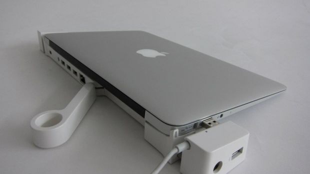 LandingZone docking station for Apple's MacBook Air