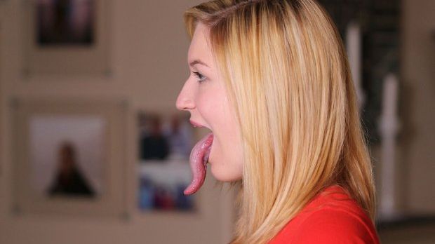 18-year-old says she has the world's longest tongue