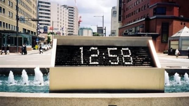 The Kanazawa Station Fountain Clock uses water jets to display text and digits